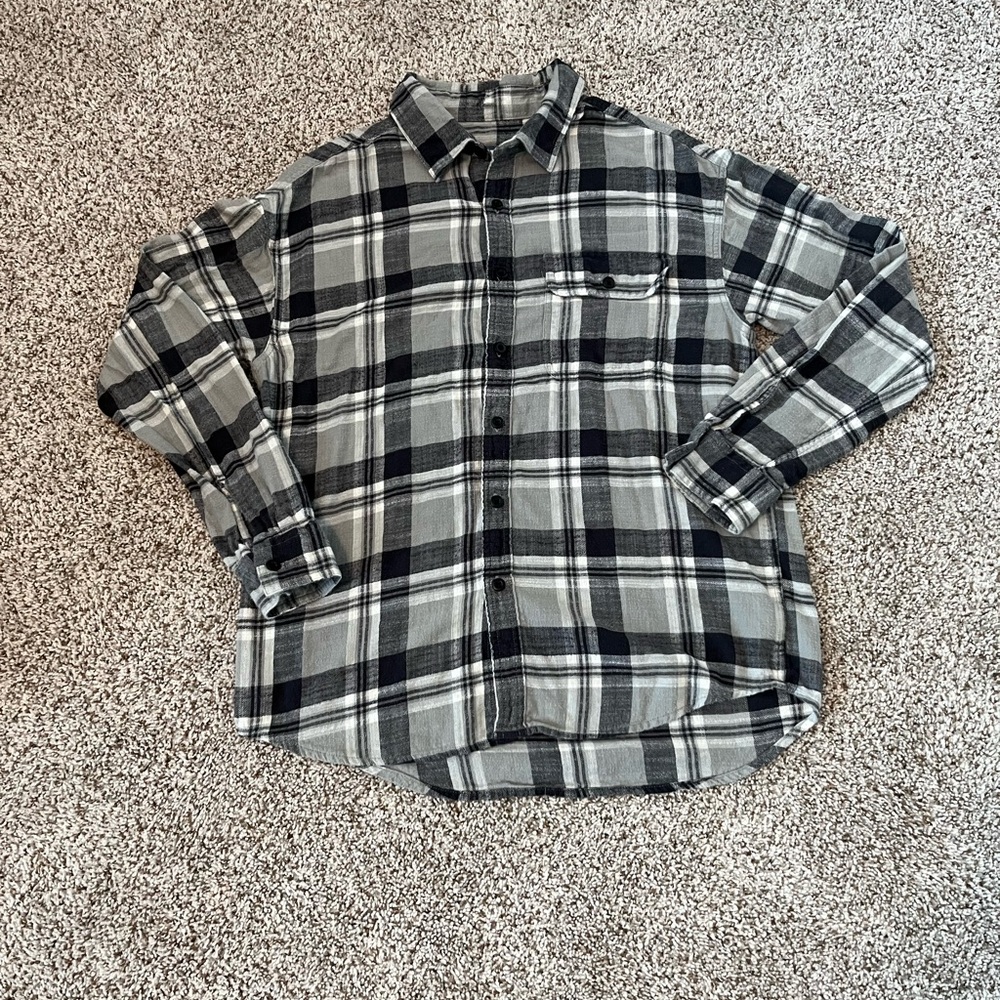 American Eagle Outfitters Black and Gray Plaid Shirt